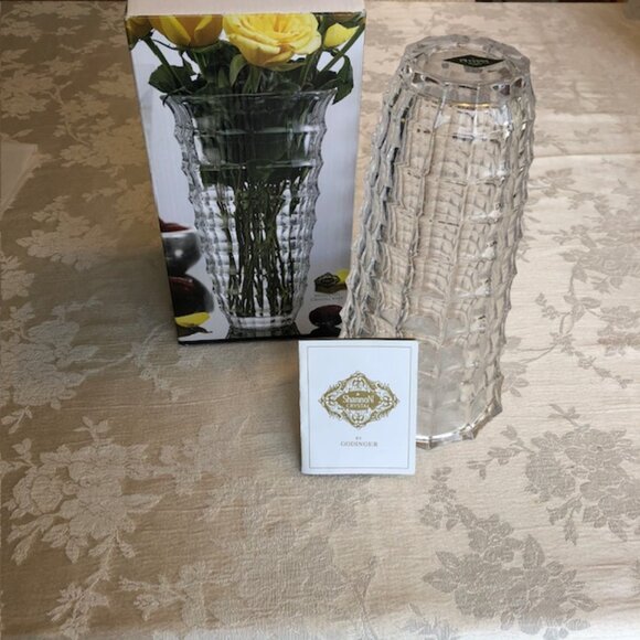 Vase Lead Crystal 9-3/4 inches tall Shannon by Godinger Design: Windows Design - Picture 3 of 8